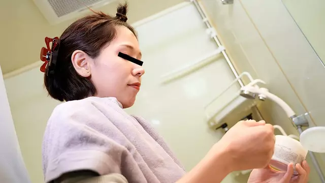 011226_100-PACO Mature Woman Without Makeup ~Ms. Funakoshi’s True Face~